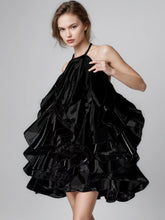Robe courte en mousseline à volants et col patchwork